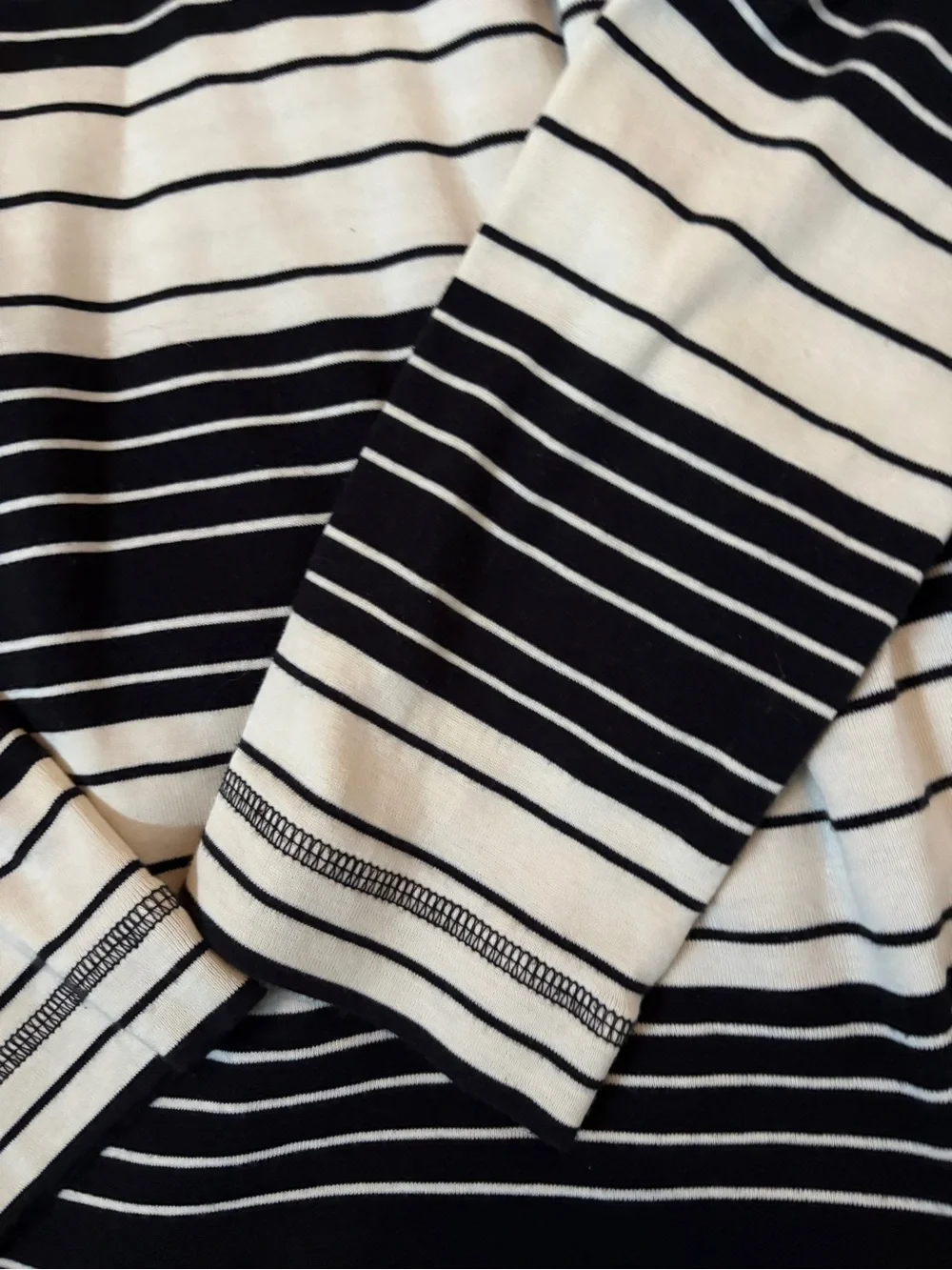 Tory Burch Classic Black & cream Striped Long-Sleeve turtleneck size medium